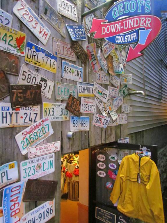 Coleção de placas em restaurante de Bar Harbor, no Maine - Estados Unidos